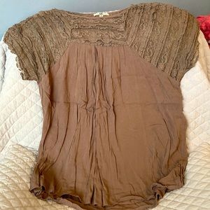 Brown tunic with lace